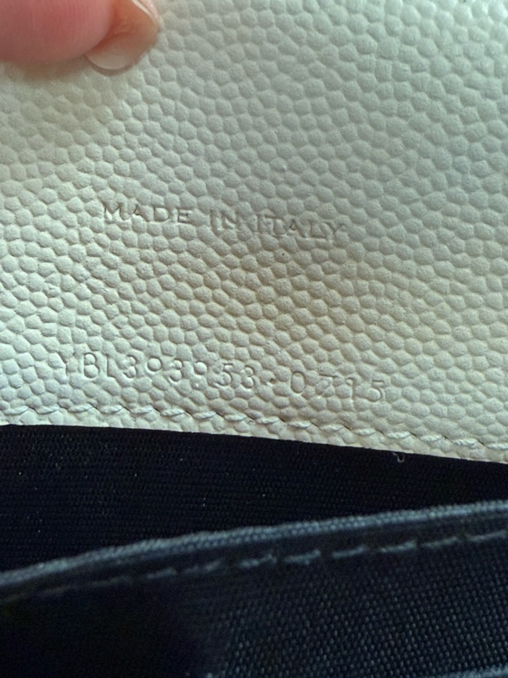 SAINT LAURENT
White Matelasse Quilted Grained Leather Envelope Chain Wallet Bag - Picture 12 of 12